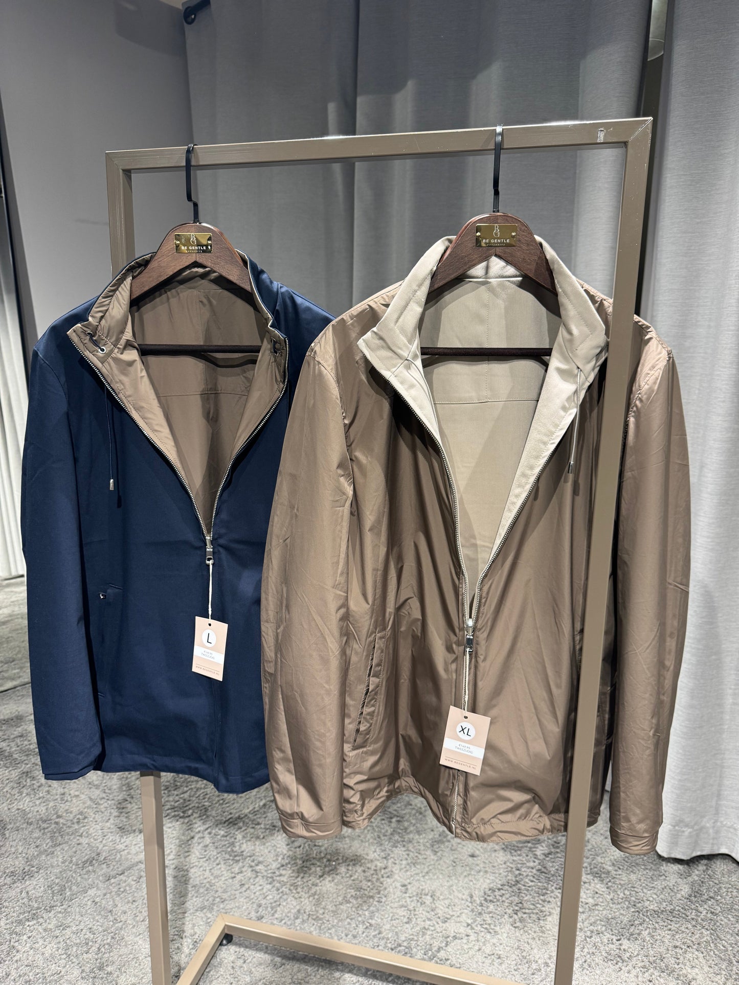 TWEEZIJDIG VARSITY CHAQUETA