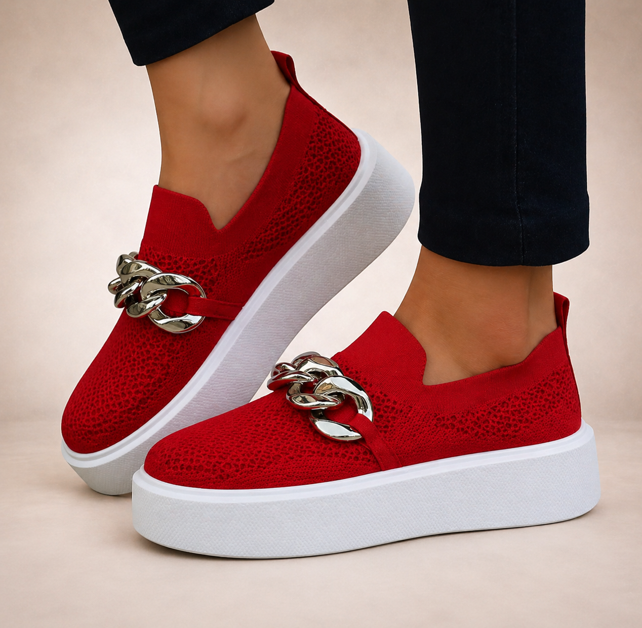 María | Zapatos con cadena metálica