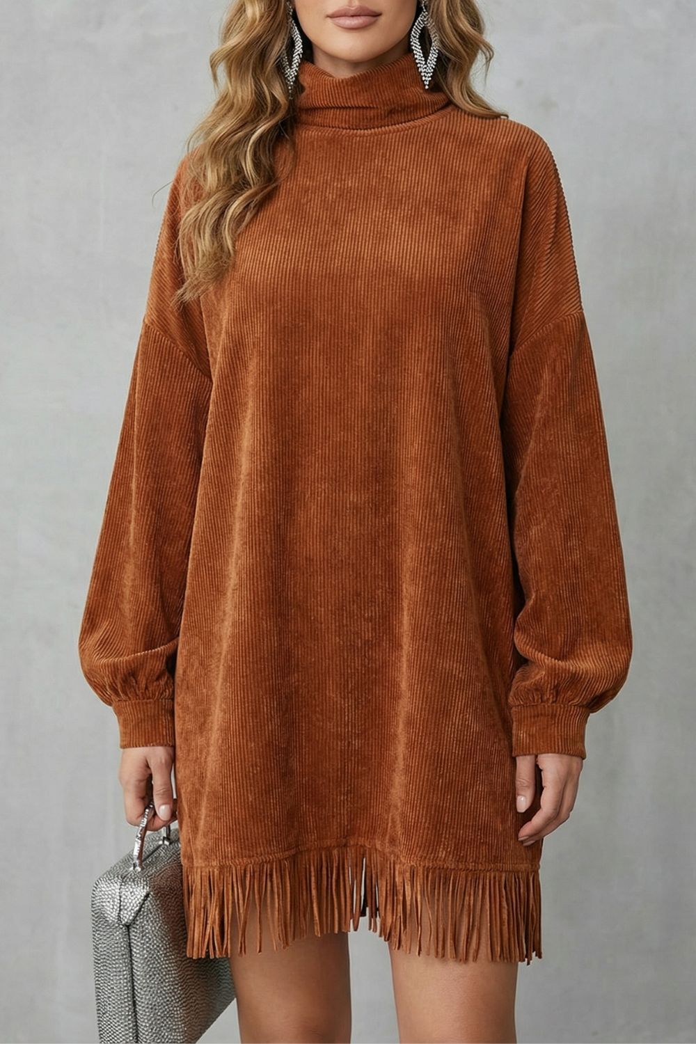 CASTELLAINE | ENCANTO CON FLECOS – MINIVESTIDO DE CUELLO ALTO