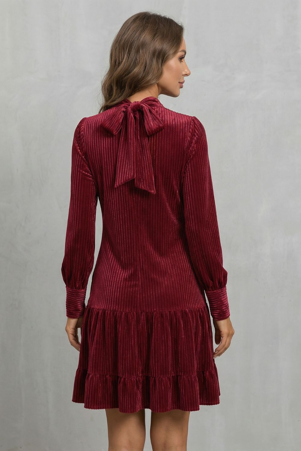 VALERIANE | DETALLE DE LAZO – MINIVESTIDO DE PANA ATERCIOPELADA