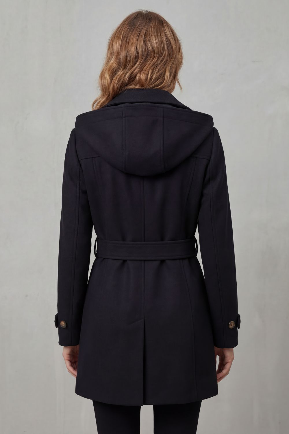 SOLIVANE | ELEGANCIA SASTRE – TRENCH CON CAPUCHA