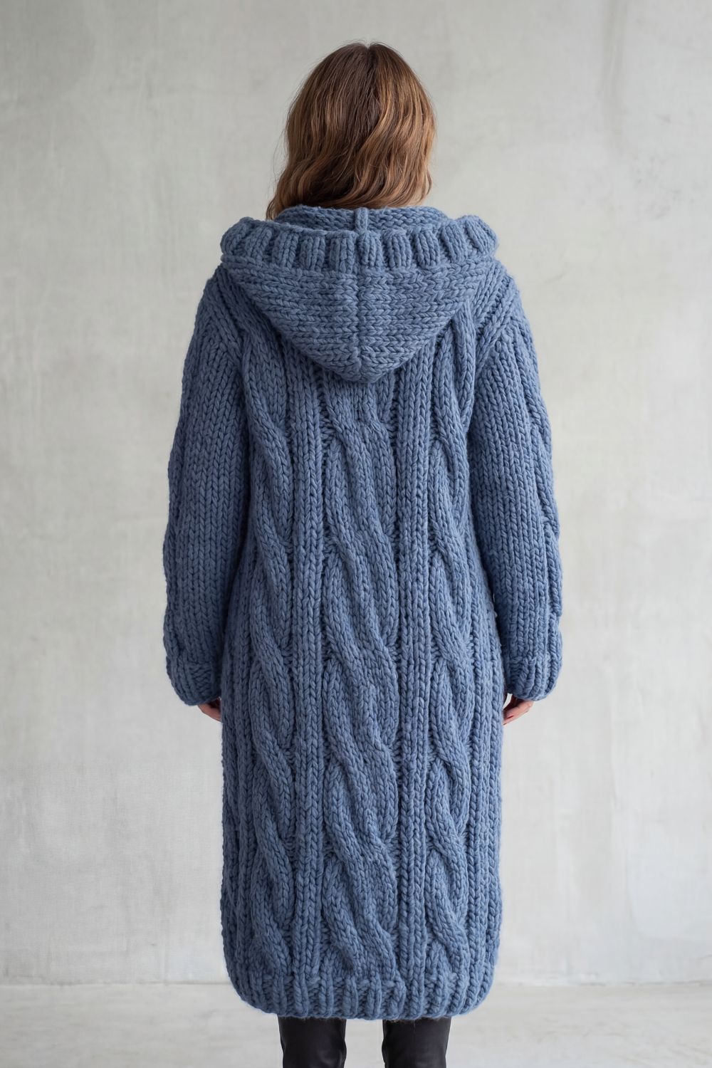 KARINAÈ | PUNTO TRENZADO OVERSIZE – CÁRDIGAN ABRIGO CON CAPUCHA