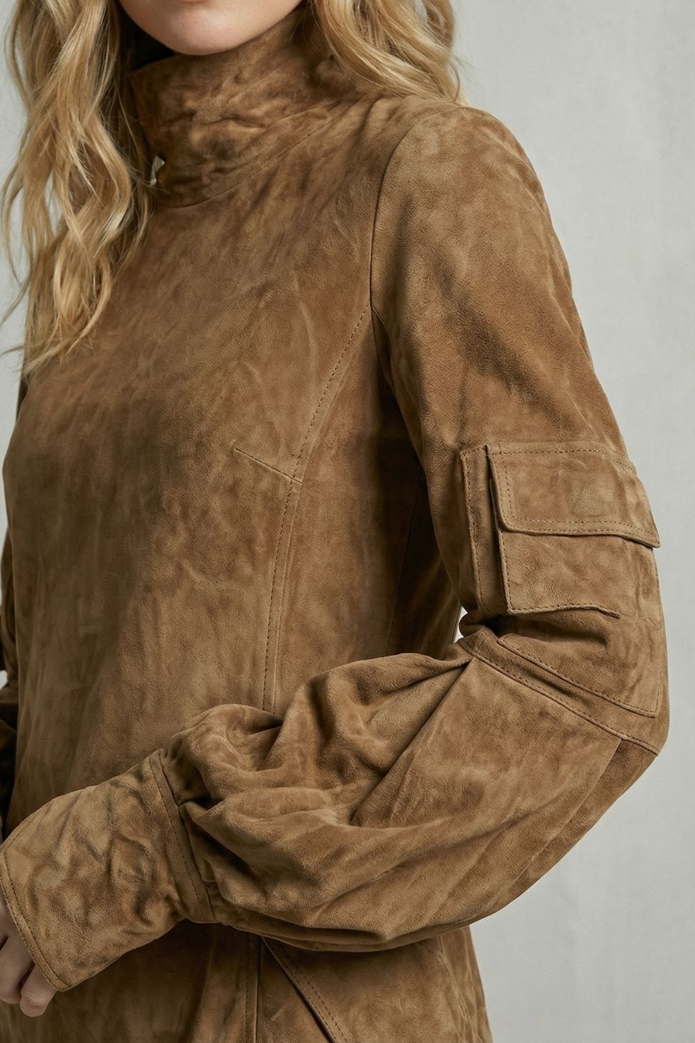 MARCELLA | SILUETA DE CUELLO ALTO – MINIVESTIDO EFECTO ANTE