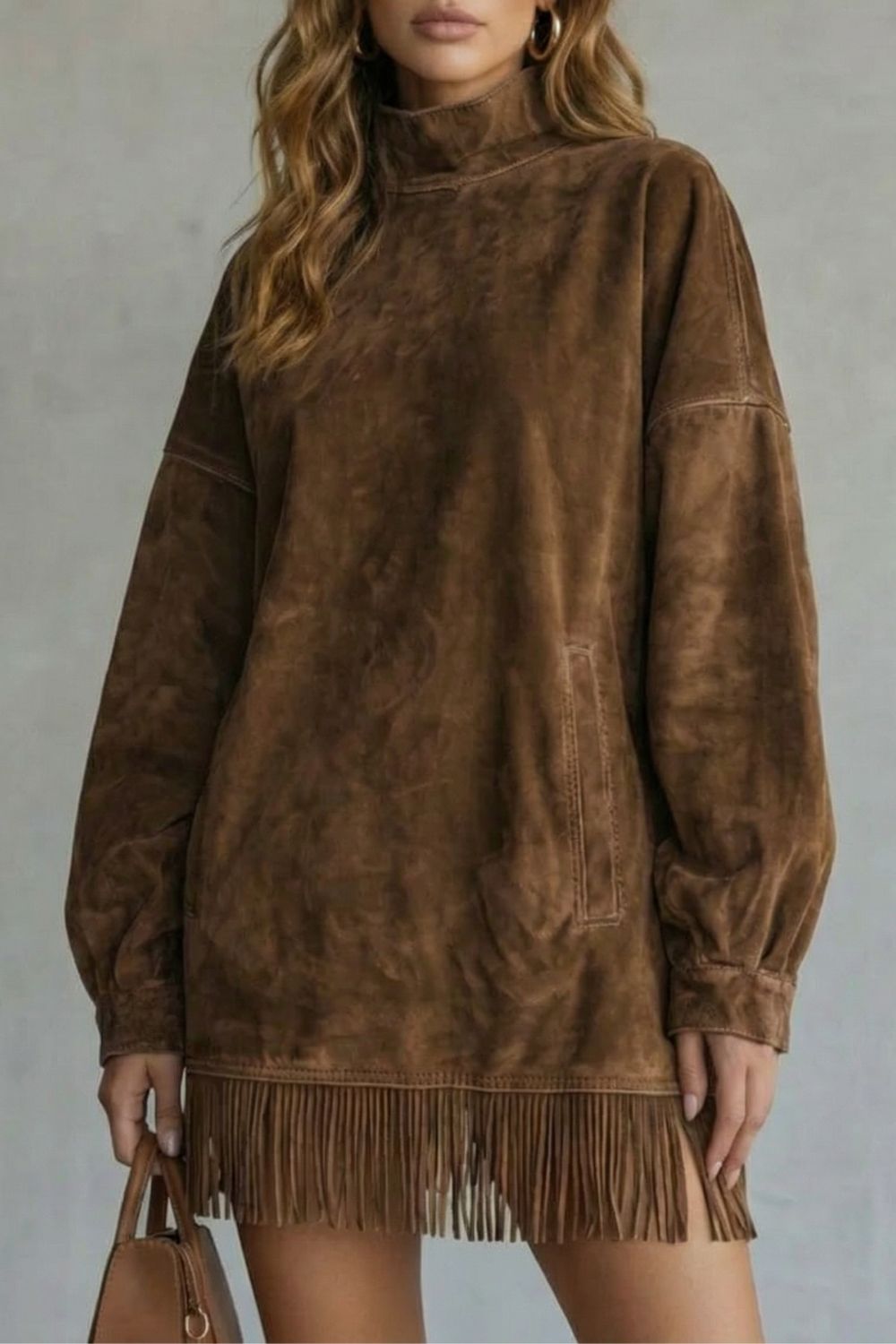 VIRETTA | DETALLE DE FLECOS EFECTO ANTE – MINIVESTIDO DE CUELLO ALTO