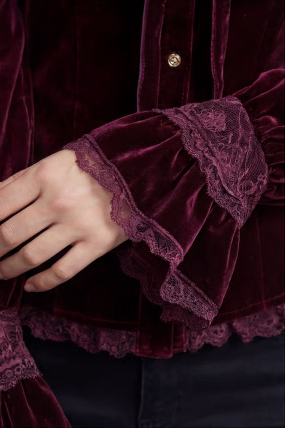 VIGNOLETTA – RUFFLED VELVET LACE – VICTORIAN BLUSA