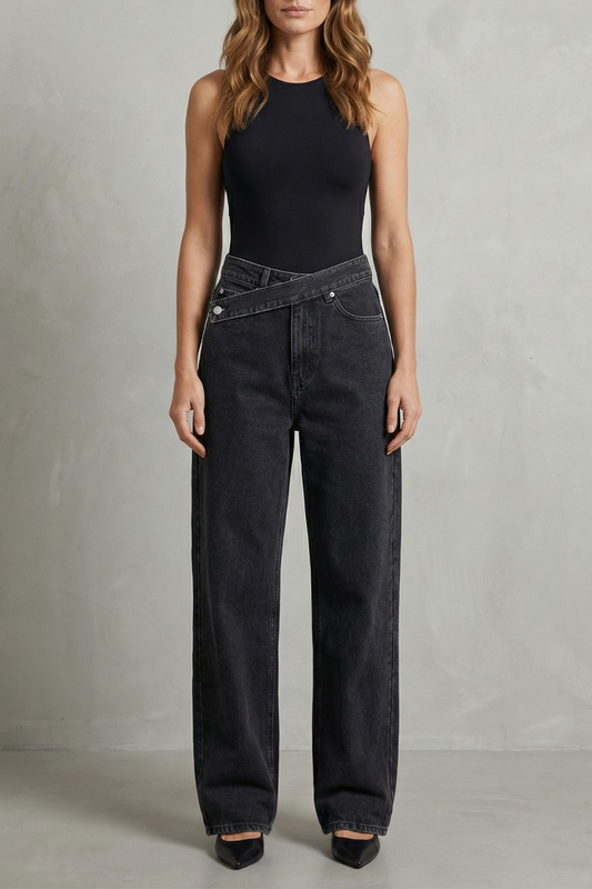 CASILA – ASYMMETRICAL CLOSURE – STRAIGHT-LEG JEANS