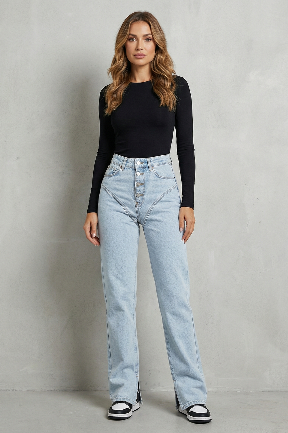 KLORETTE – SCULPTED BUTTON DETAIL – STRAIGHT LEG JEANS