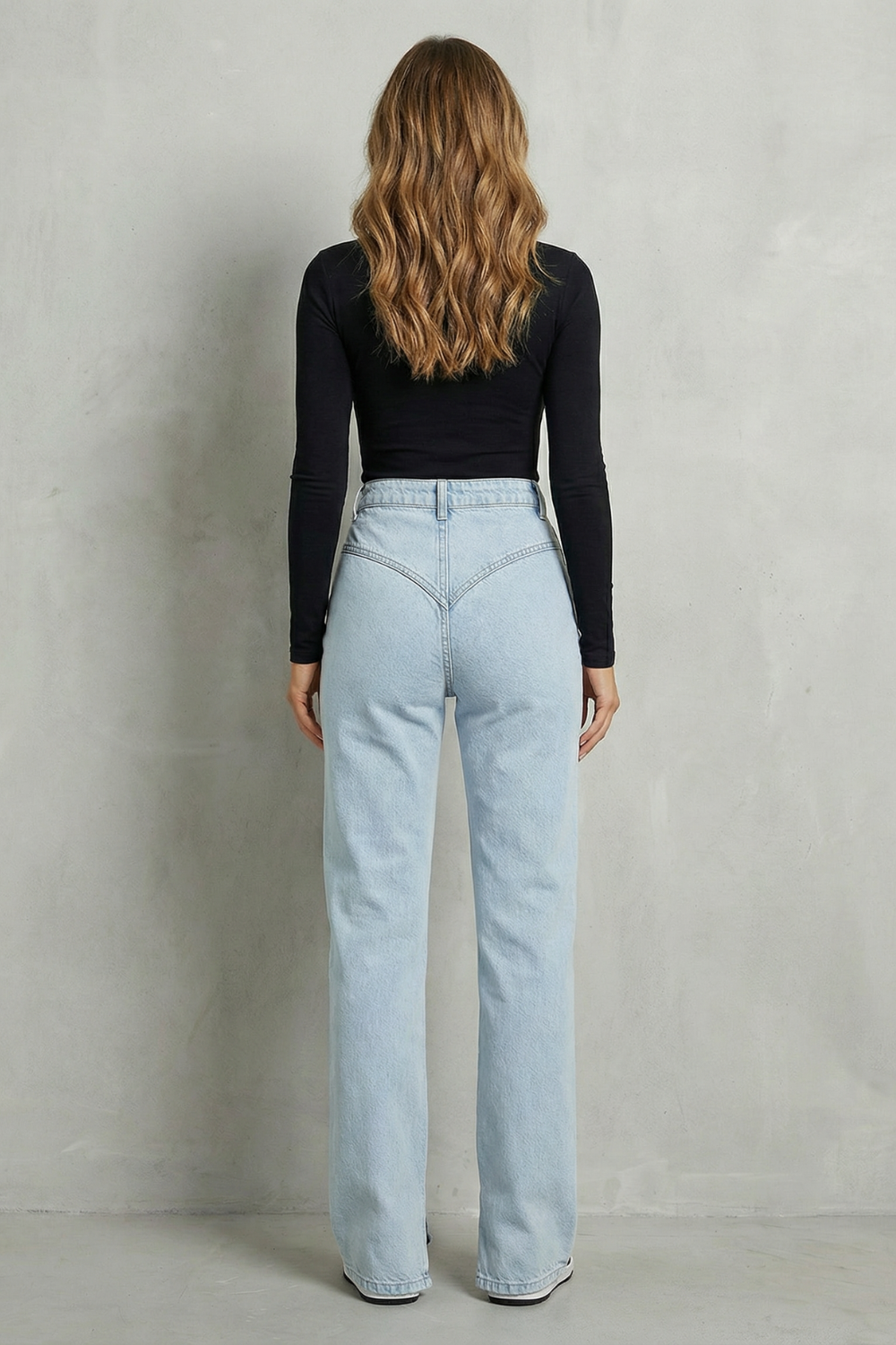 KLORETTE – SCULPTED BUTTON DETAIL – STRAIGHT LEG JEANS