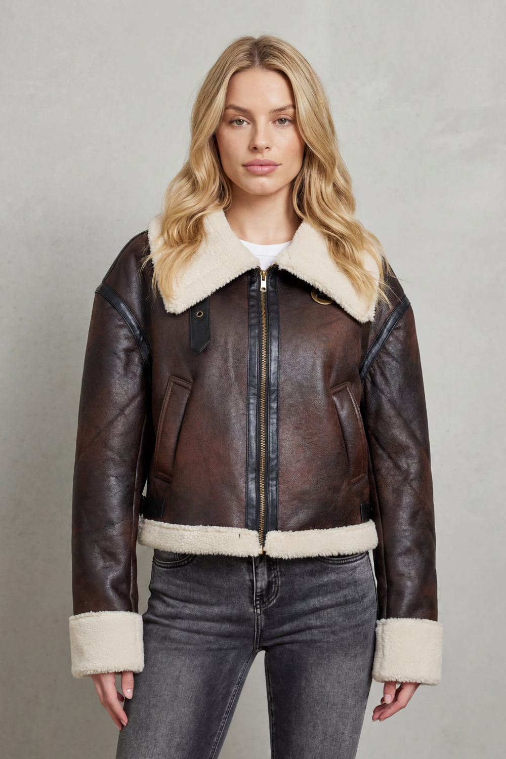 MIREVOLA | RIBETE DE BORREGUILLO – CHAQUETA AVIADOR CROPPED
