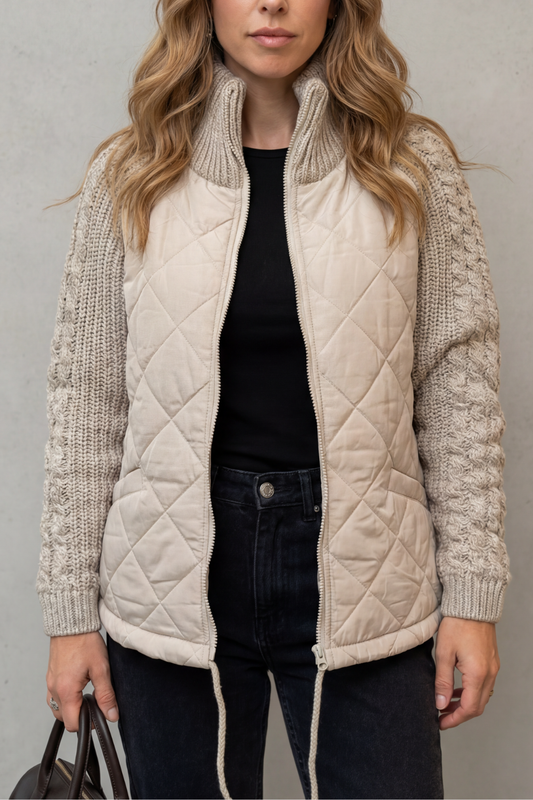 NORCETTA | DETALLE DE PUNTO TEXTURIZADO – CHAQUETA ACOLCHADO ACOLCHADA