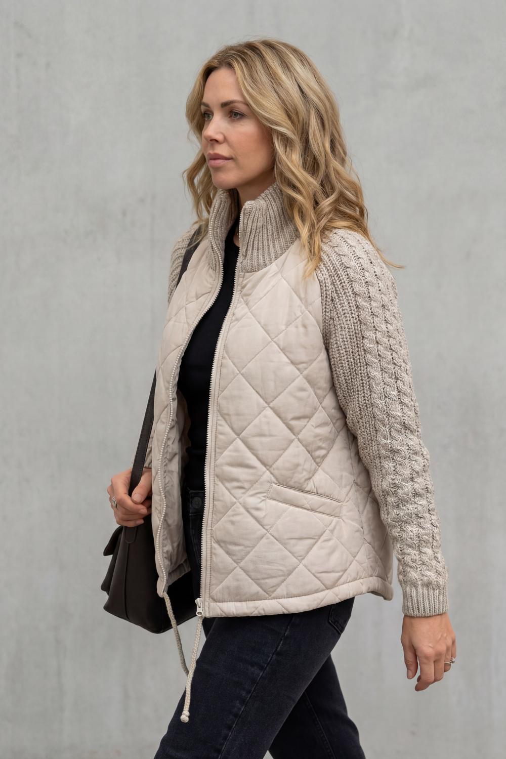 NORCETTA | DETALLE DE PUNTO TEXTURIZADO – CHAQUETA ACOLCHADO ACOLCHADA