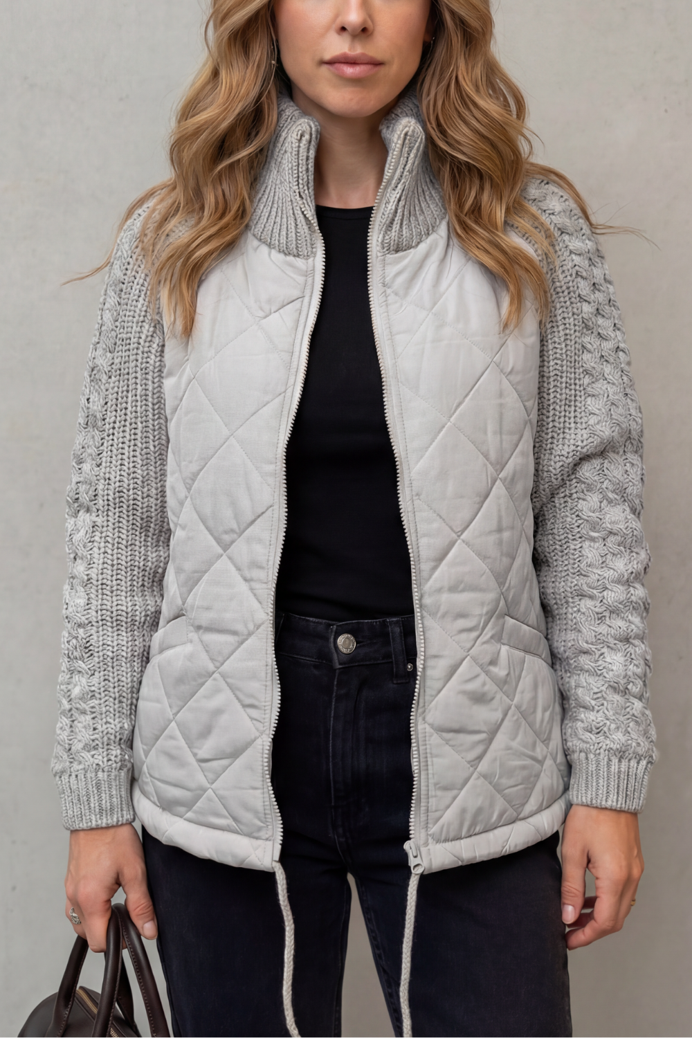 NORCETTA | DETALLE DE PUNTO TEXTURIZADO – CHAQUETA ACOLCHADO ACOLCHADA