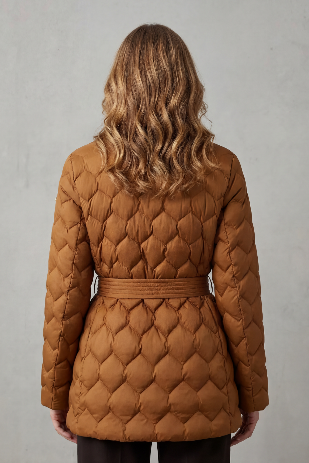 SOLENZA | ACOLCHADO ESCULPIDO – CHAQUETA ACOLCHADO CON CINTURÓN
