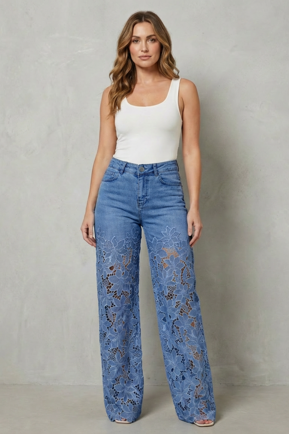 SOLÉRINE – FLORAL LACE OVERLAY – WIDE-LEG DENIM JEANS