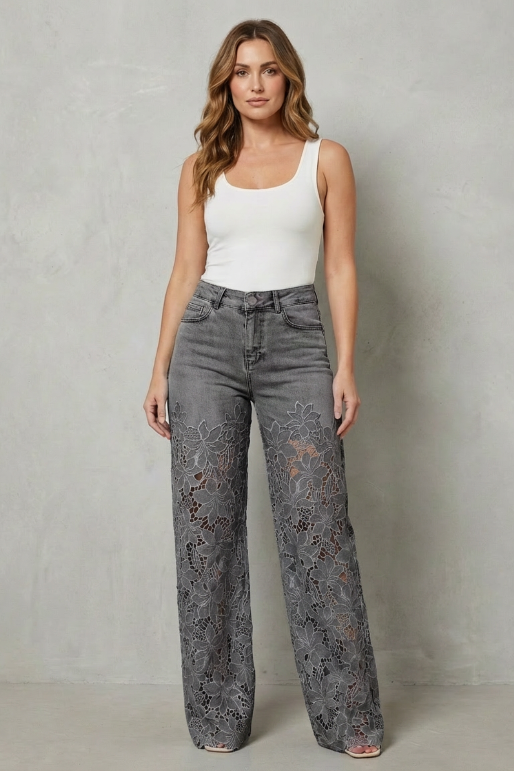 SOLÉRINE – FLORAL LACE OVERLAY – WIDE-LEG DENIM JEANS