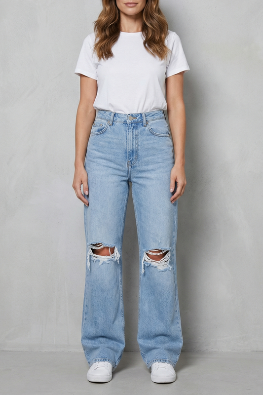 VALERIQUE – VINTAGE FLARE SILHOUETTE – RIPPED JEANS