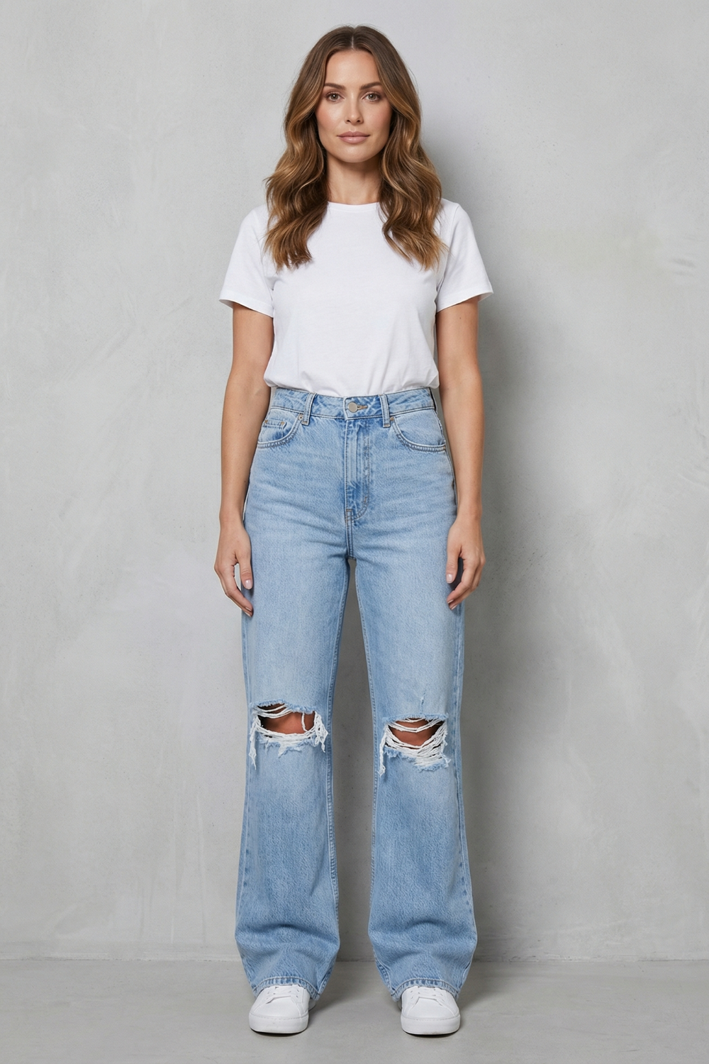 VALERIQUE – VINTAGE FLARE SILHOUETTE – RIPPED JEANS