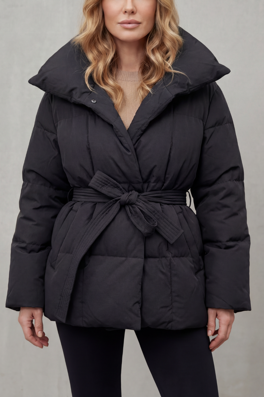 VALMIRA | CUELLO OVERSIZE – ABRIGO ACOLCHADO CON CINTURÓN