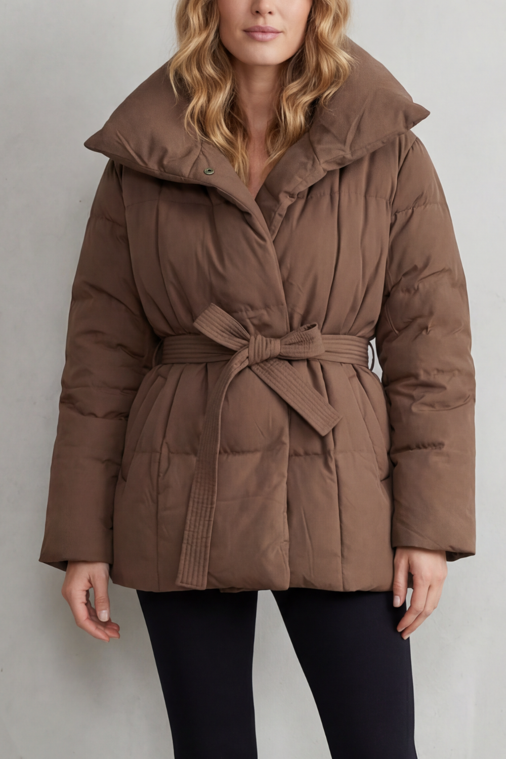 VALMIRA | CUELLO OVERSIZE – ABRIGO ACOLCHADO CON CINTURÓN