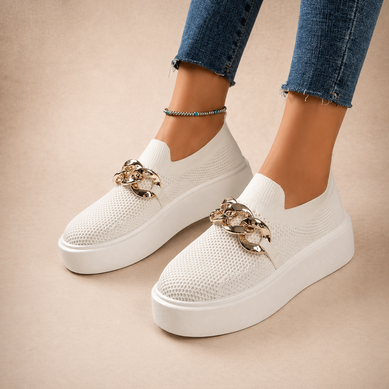 María | Zapatos con cadena metálica
