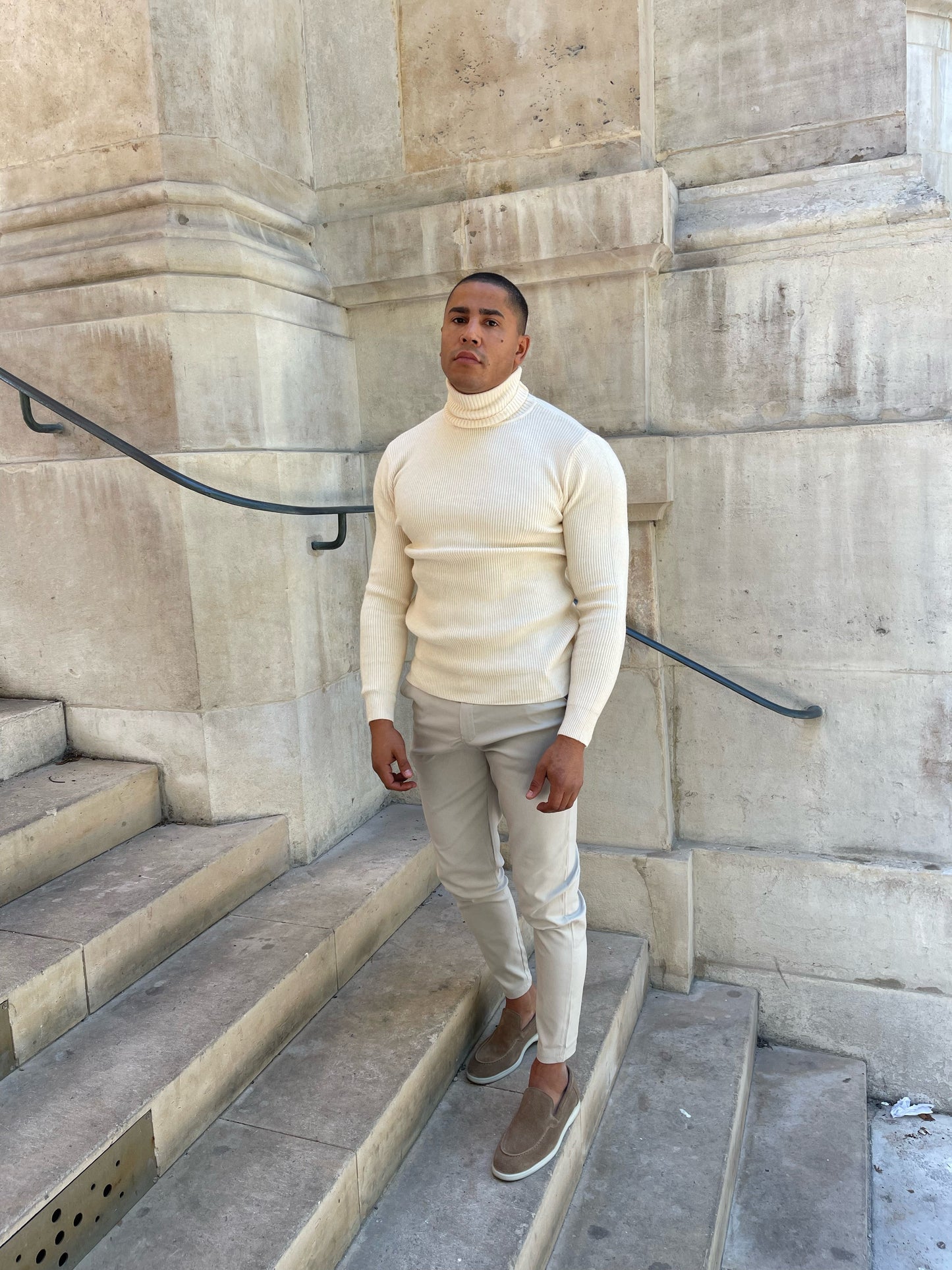 WOOL RIBGEBREIDE CUELLO ALTO